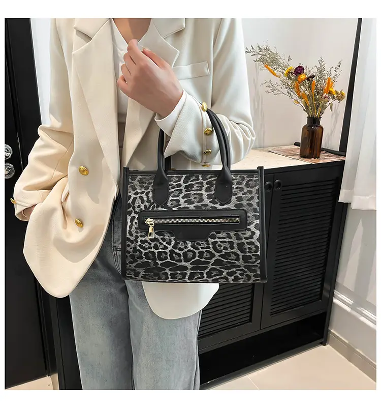 Leopard Print Women's Tote Bag Winter 2024 — feature 8