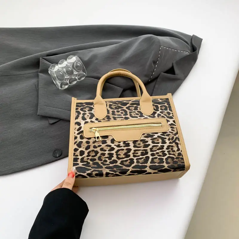 Leopard Print Women's Tote Bag Winter 2024 - Image 2