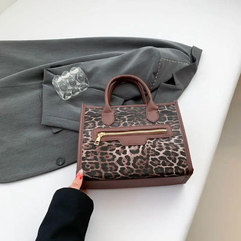 Leopard Print Women's Tote Bag Winter 2024 - Image 3