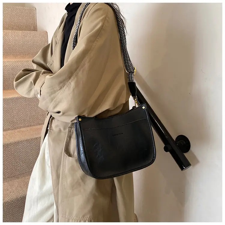 Black Leather Crossbody Bag for Women 2024 — feature 13