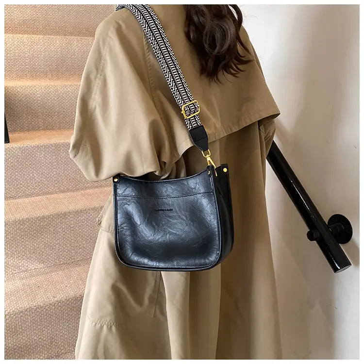 Black Leather Crossbody Bag for Women 2024 — feature 14