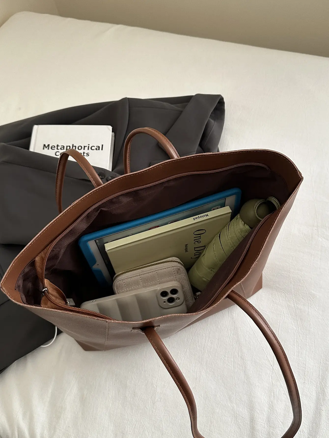 Brown Woolen Shoulder Bag for Women Winter Commute — feature 11
