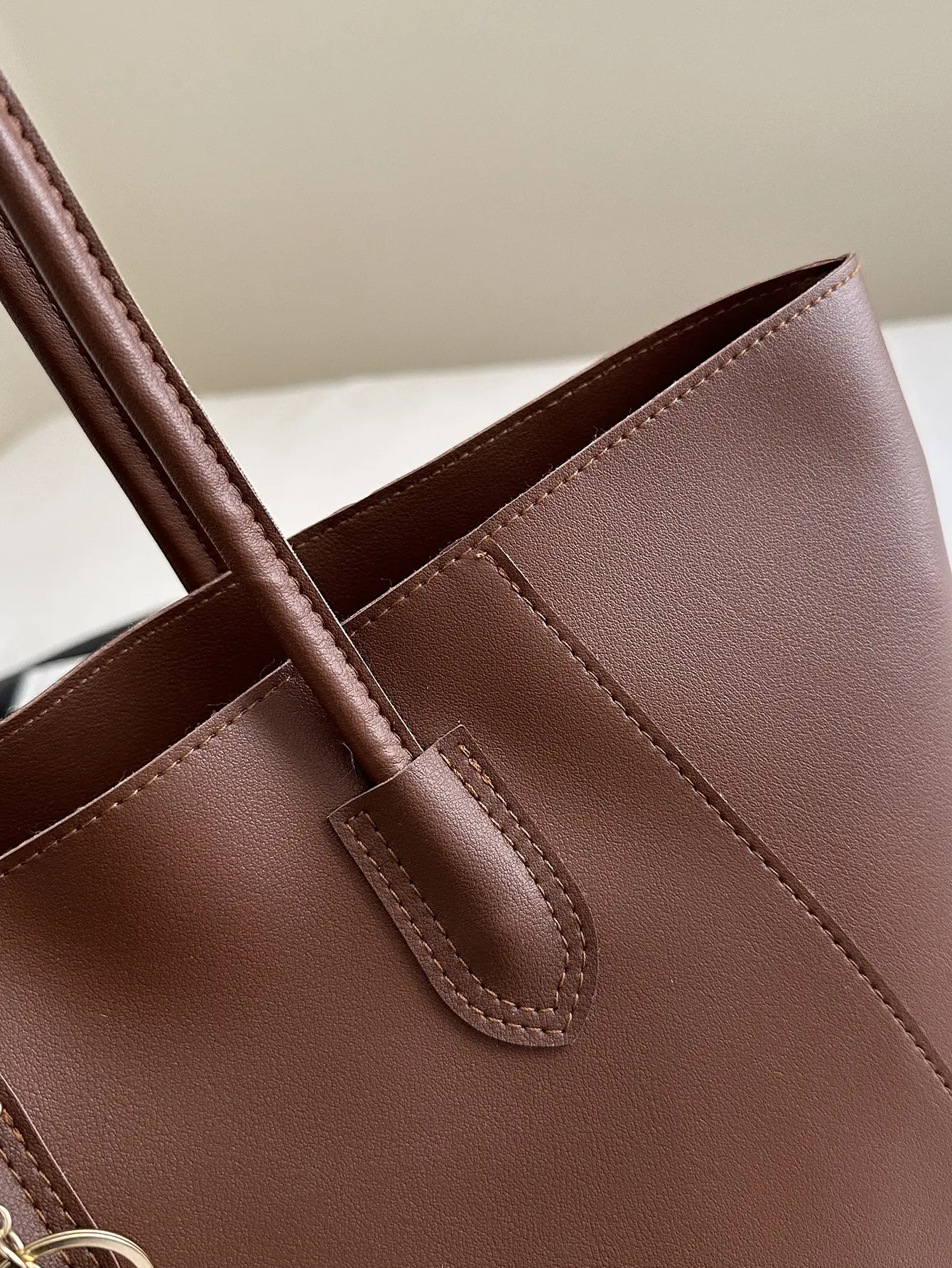 Brown Woolen Shoulder Bag for Women Winter Commute — feature 8