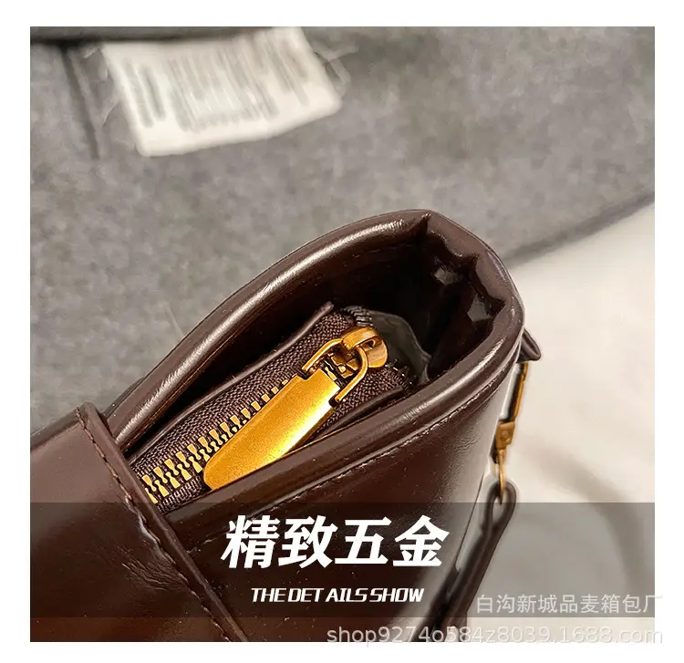 2026 Winter Quilted Black Bucket Bag with Gold Logo — feature 8
