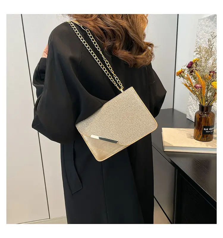 Women's Black Chain Crossbody Bag Winter New Niche Design — feature 12