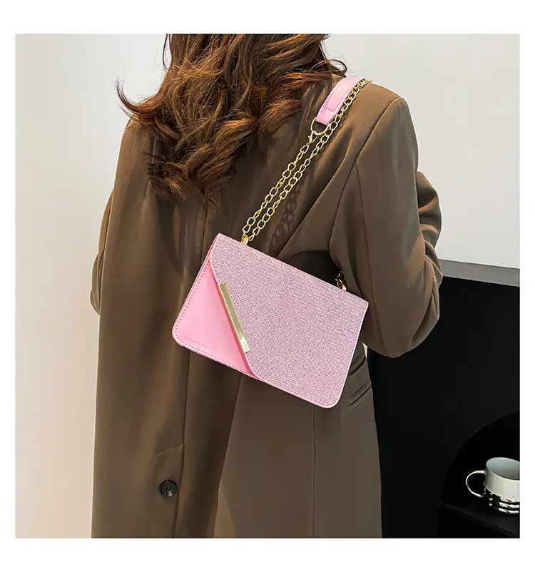 Women's Black Chain Crossbody Bag Winter New Niche Design — feature 14