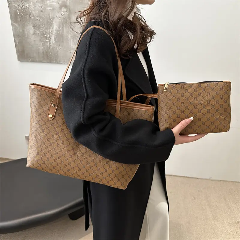 Women's Large Capacity Tote Bag Brown Monogram Pattern - Image 6