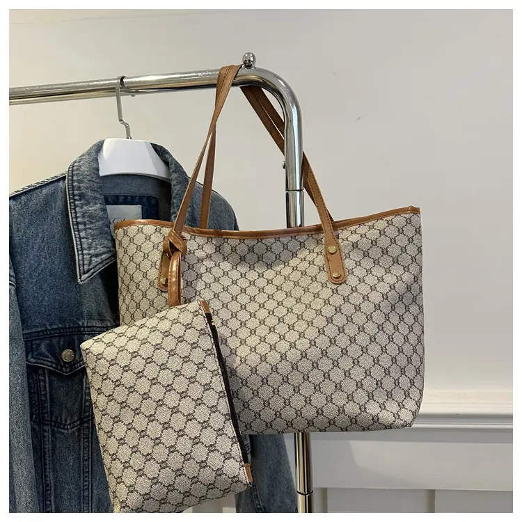 Women's Large Capacity Tote Bag Brown Monogram Pattern — feature 18