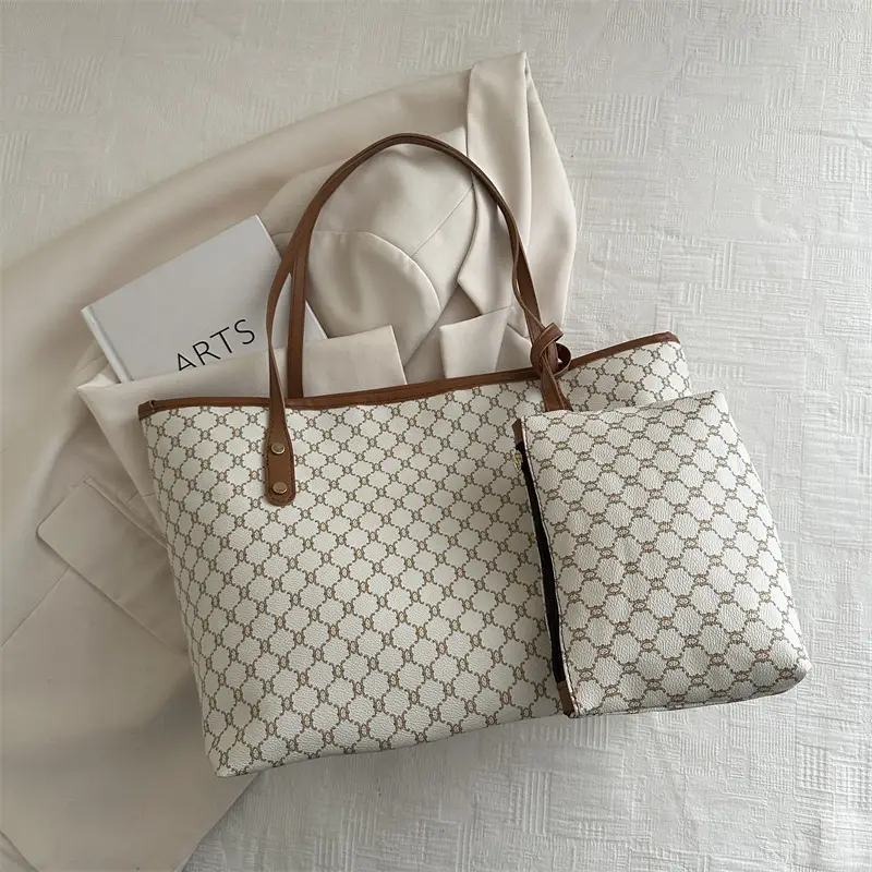 Women's Large Capacity Tote Bag Brown Monogram Pattern - Image 2