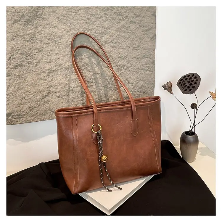 Vintage Brown Leather Tote Bag for Women - Image 6