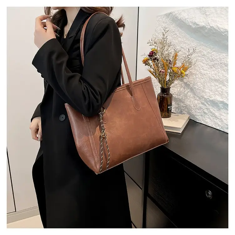 Vintage Brown Leather Tote Bag for Women - Image 7
