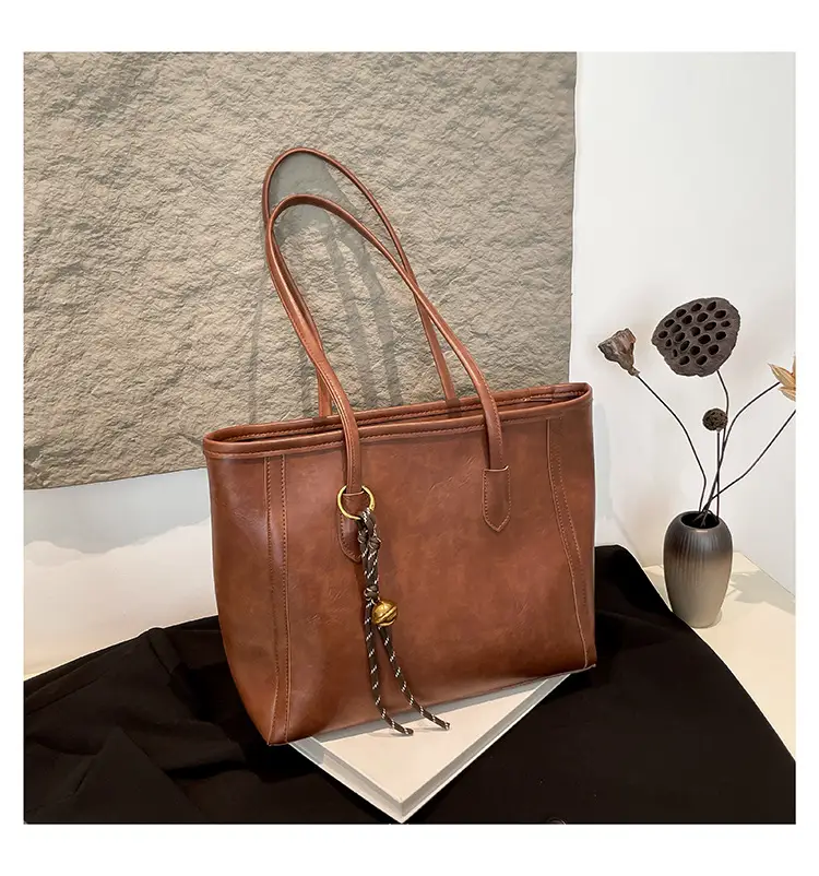 Vintage Brown Leather Tote Bag for Women - Image 3