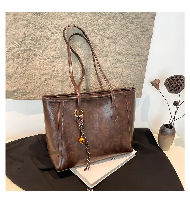Vintage Brown Leather Tote Bag for Women - Image 4