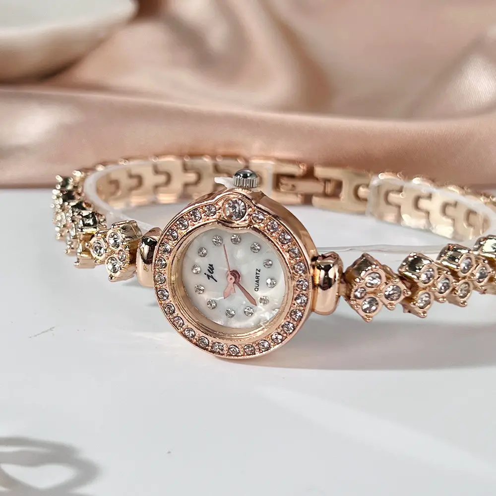 Jingwei JW Women's Crystal Bracelet Watch — feature 3