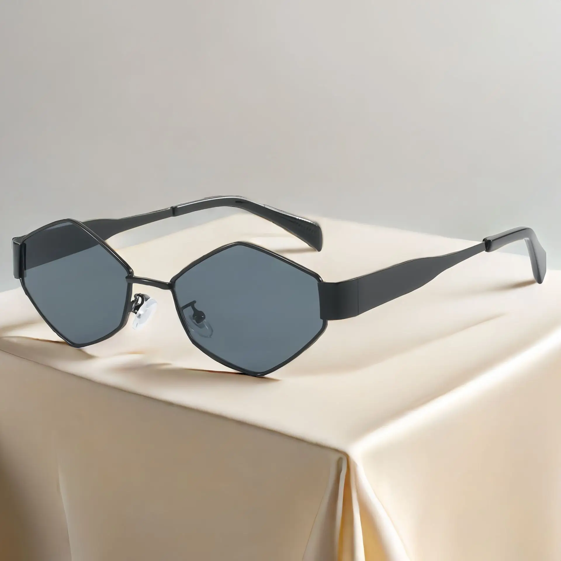 Diamond Metal Sunglasses Ladies Green Photo Concave 2024 — feature 11