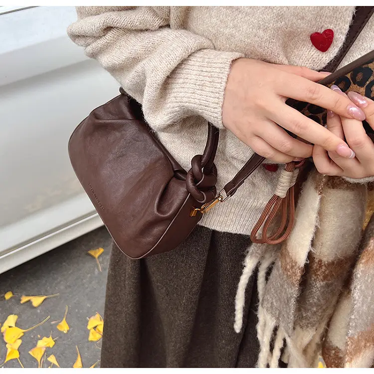 Women's Retro Pleated Shoulder Bag Brown 2024 — feature 13