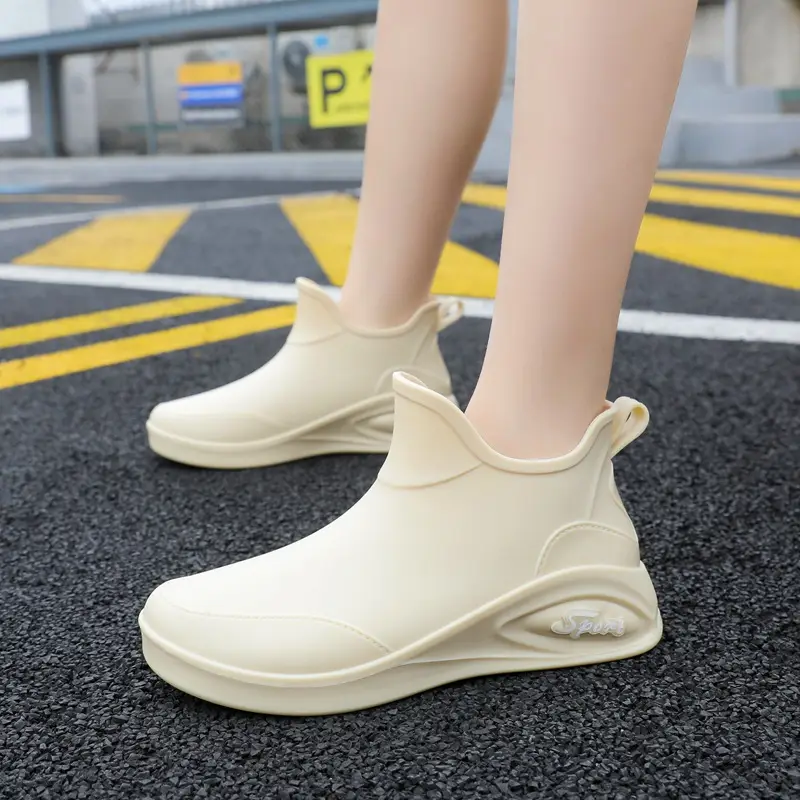Japanese Style Rain Shoes Women's Fashion Outdoor Short Tube Water Shoes Women's Kitchen Work Non-Slip Rubber Shoes Low-top Waterproof Rain Boots
