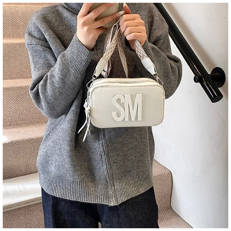 2024 SM Crossbody Bag Women White Square Design — feature 15