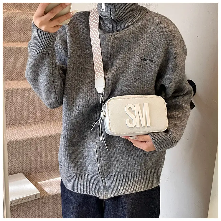 2024 SM Crossbody Bag Women White Square Design — feature 16