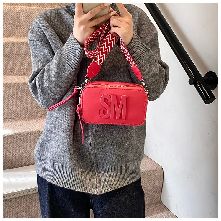 2024 SM Crossbody Bag Women White Square Design — feature 17