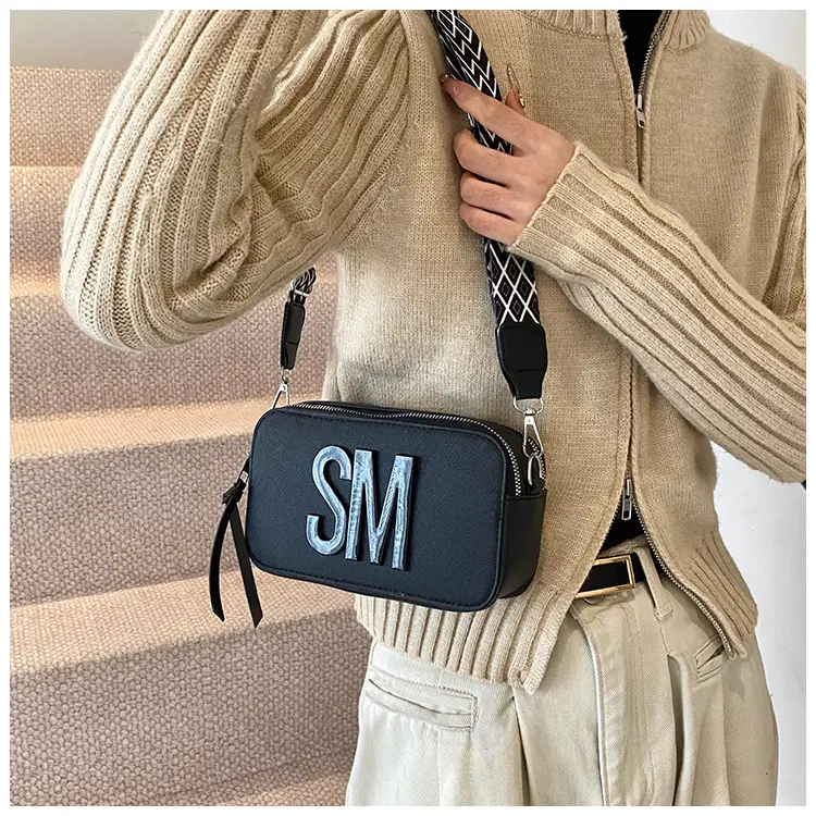 2024 SM Crossbody Bag Women White Square Design — feature 20