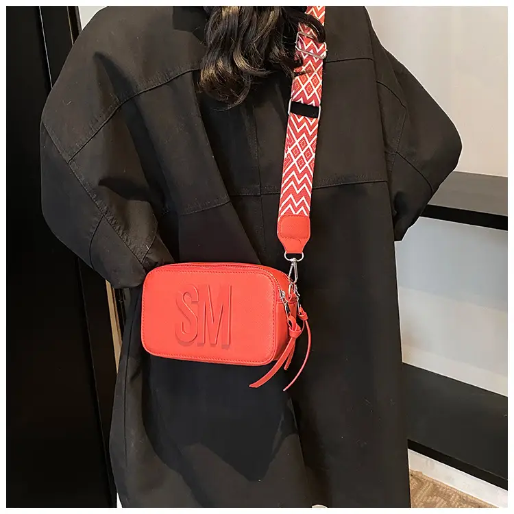 2024 SM Crossbody Bag Women White Square Design — feature 22