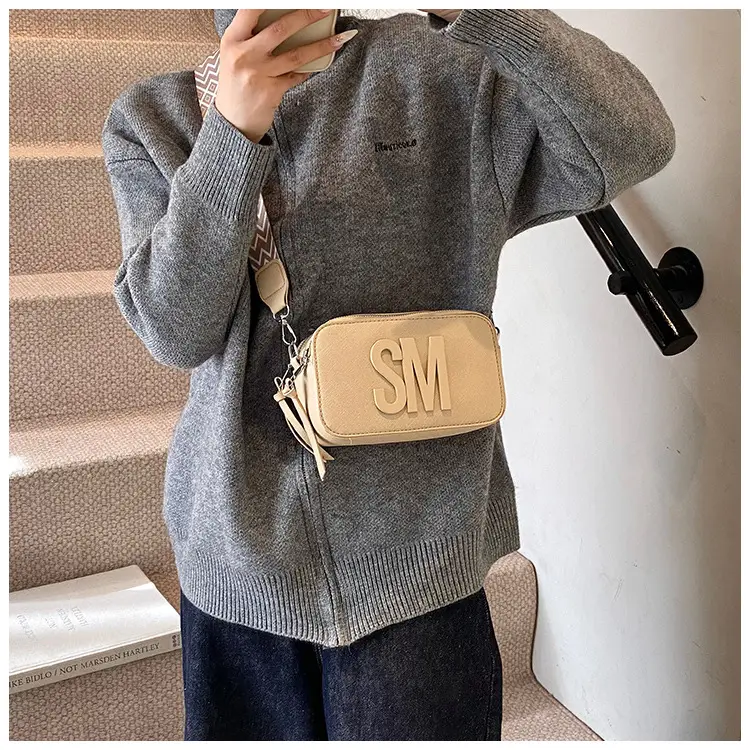 2024 SM Crossbody Bag Women White Square Design — feature 23