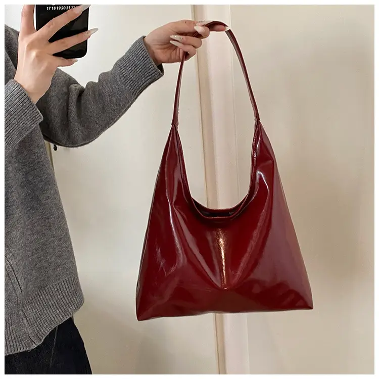 Black Large Capacity Women's Tote Bag 2024 — feature 13