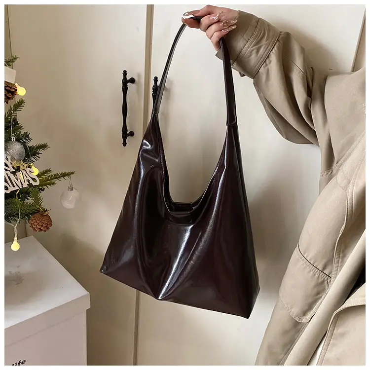 Black Large Capacity Women's Tote Bag 2024 — feature 18