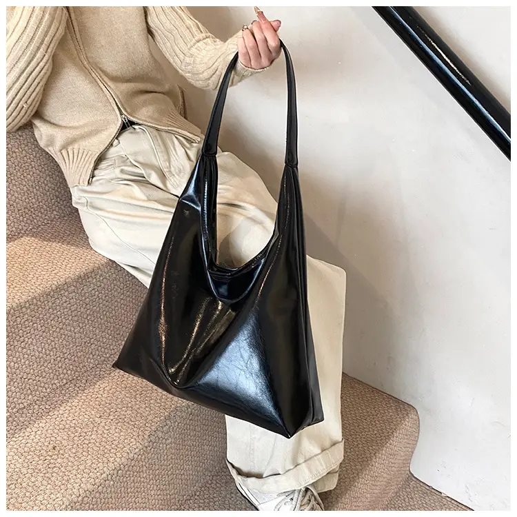 Black Large Capacity Women's Tote Bag 2024 — feature 7