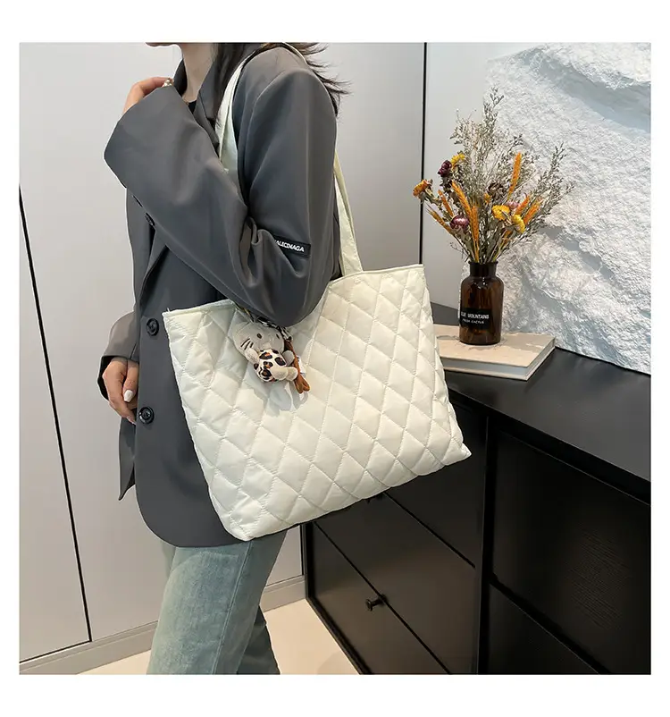 Korean Style Quilted Shoulder Bag for Women — feature 16