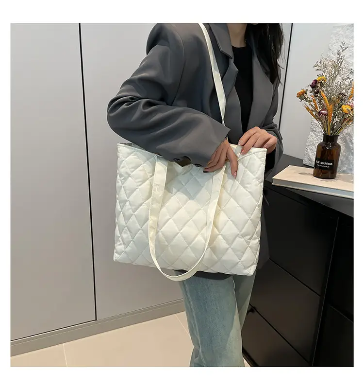 Korean Style Quilted Shoulder Bag for Women — feature 17