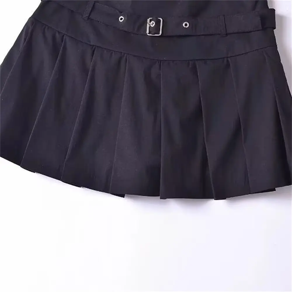 Black Pleated Belted Shorts for Women - Image 5