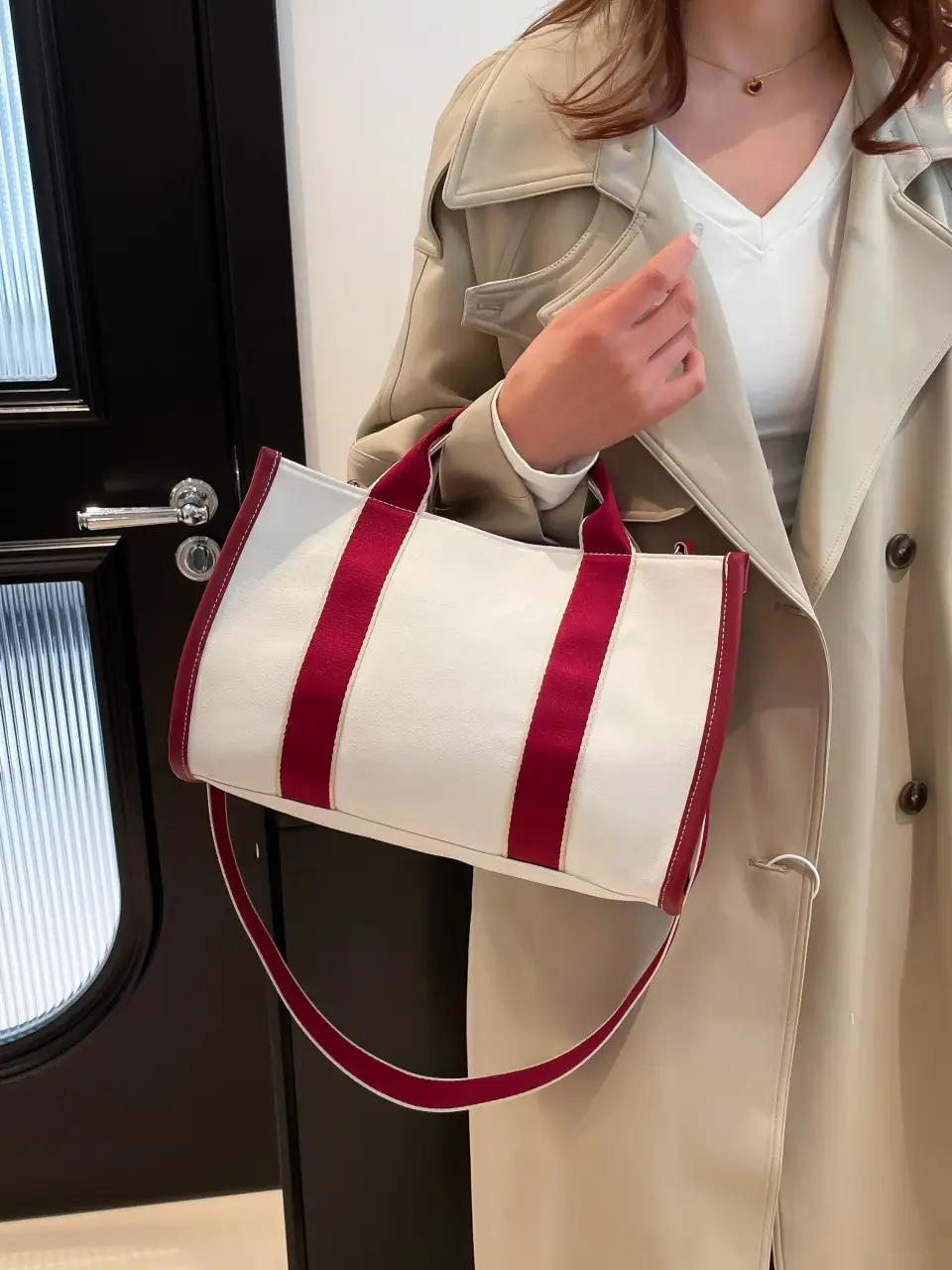 2024 Women's White Black Striped Shoulder Crossbody Bag - Image 8