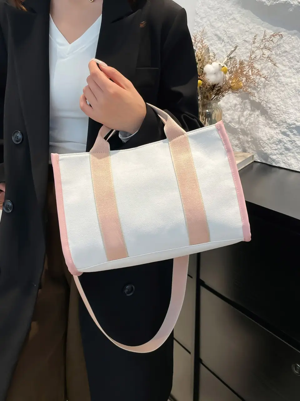 2024 Women's White Black Striped Shoulder Crossbody Bag - Image 9