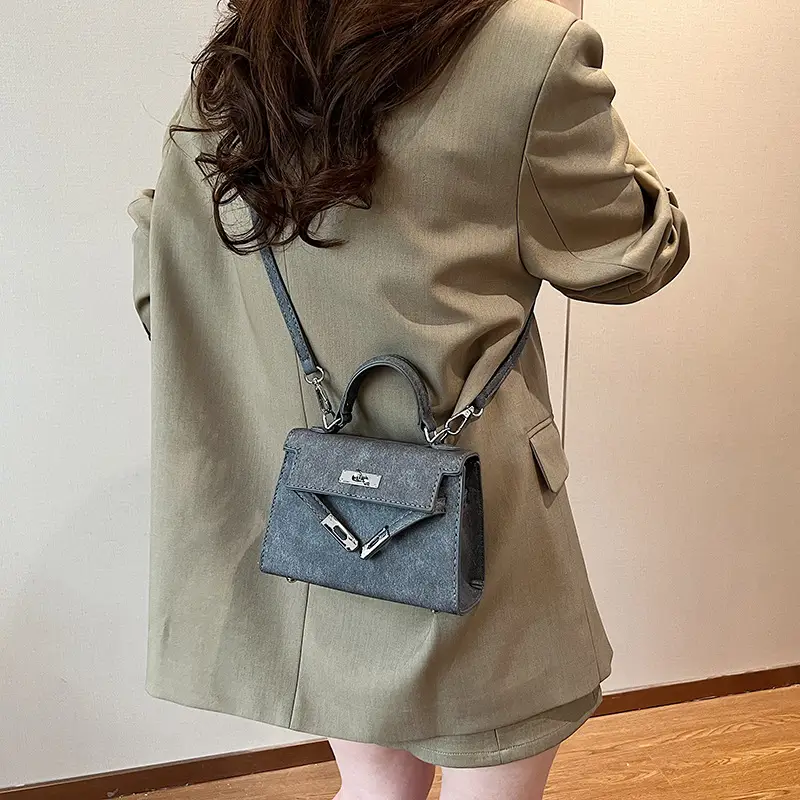 Women's Blue Leather Shoulder Bag 2025 Winter Trendy - Image 4