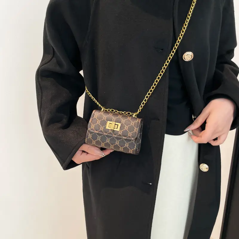 Women's Black Gold Chain Shoulder Bag Small Square Casual Fashion - Image 5