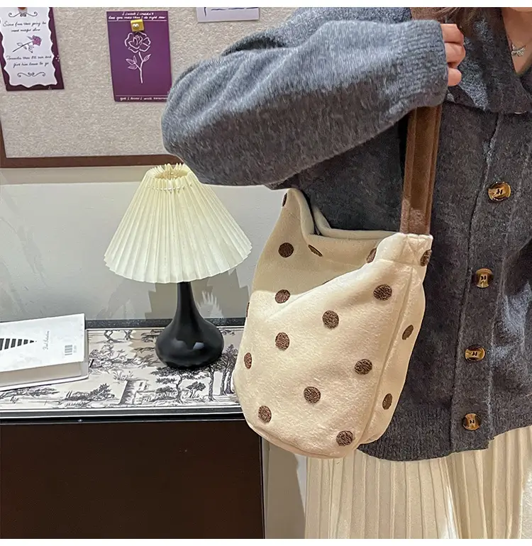 Women's Polka Dot Shoulder Bag Winter Commute Large — feature 39