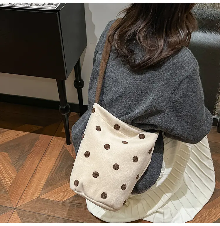 Women's Polka Dot Shoulder Bag Winter Commute Large — feature 40