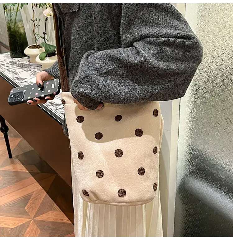 Women's Polka Dot Shoulder Bag Winter Commute Large — feature 41