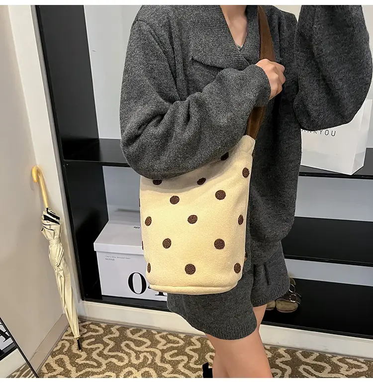 Women's Polka Dot Shoulder Bag Winter Commute Large — feature 43