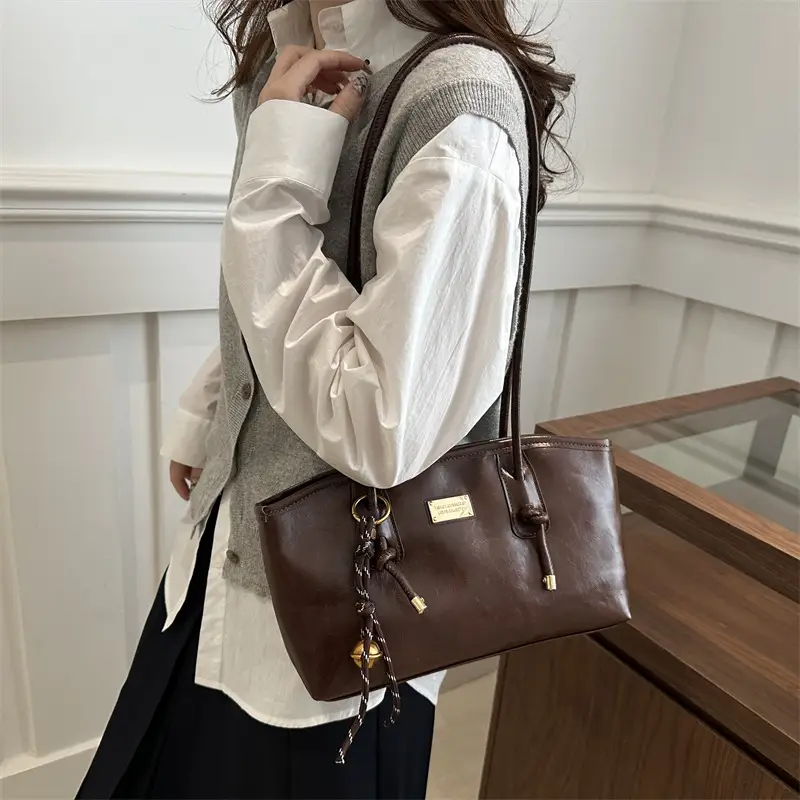 2024 Winter Women's Brown Leather Commuter Bag - Image 6