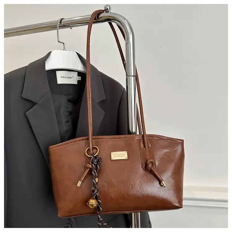 2024 Winter Women's Brown Leather Commuter Bag — feature 18