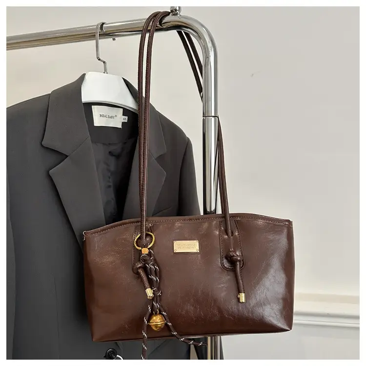 2024 Winter Women's Brown Leather Commuter Bag — feature 20