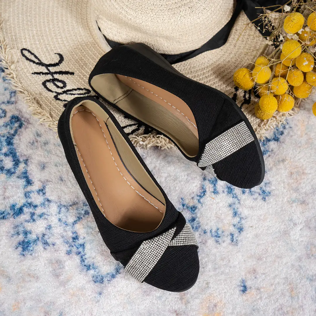 Round Head Flat 2025 New Arrival plus size Fashion Single Shoes Women's Rhinestone Shallow Mouth Slip-on Mom Shoes Casual Shoes — feature 4