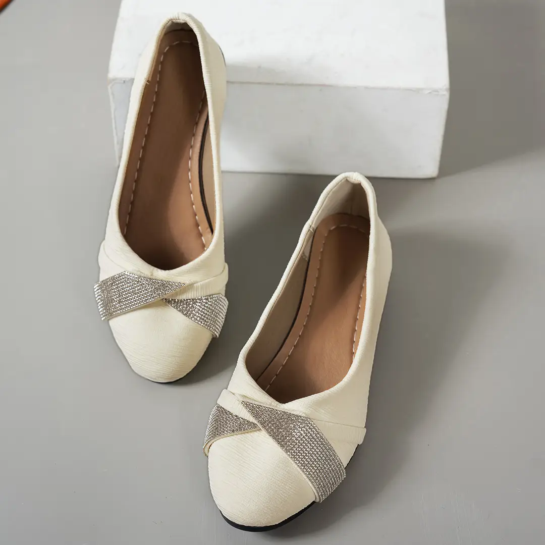 Round Head Flat 2025 New Arrival plus size Fashion Single Shoes Women's Rhinestone Shallow Mouth Slip-on Mom Shoes Casual Shoes — feature 9