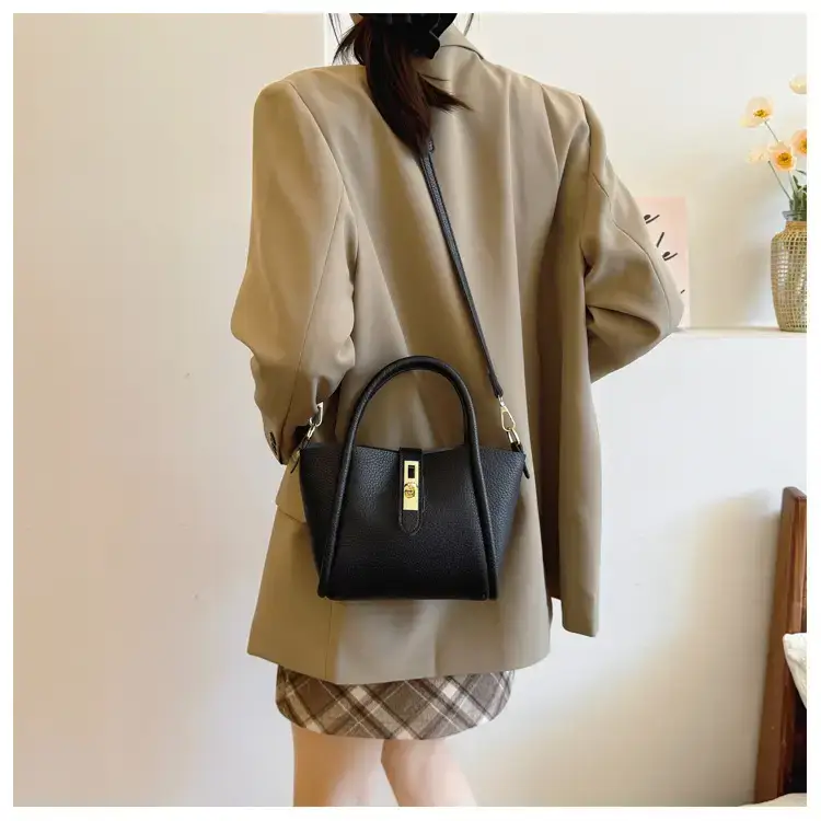 Women's 2024 Winter Brown Leather Shoulder Bag with Logo — feature 11
