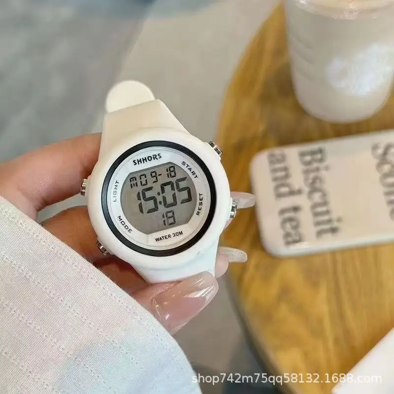 Digital Sport Watch Black 16:09 35 — feature 4