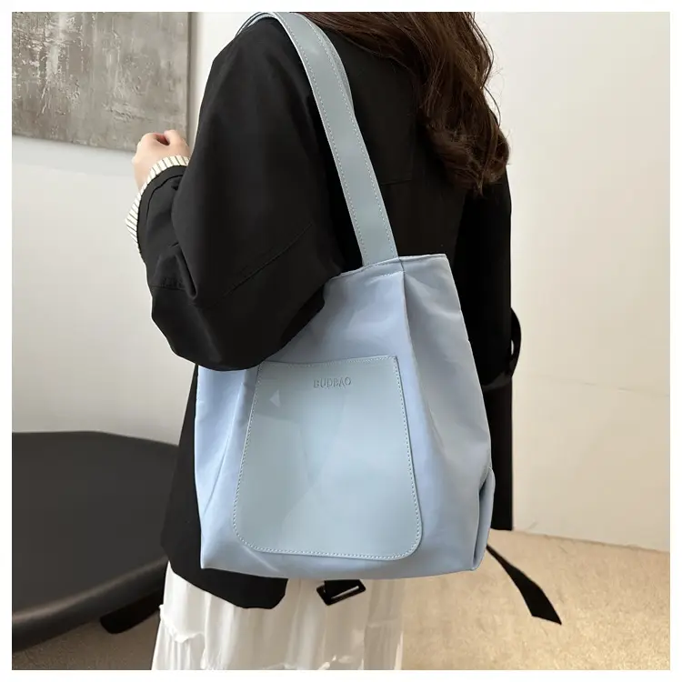 Women's Light Grey Shoulder Bag 2024 — feature 10