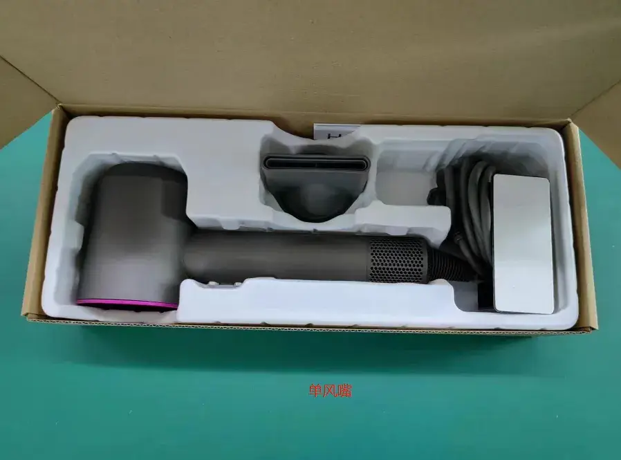 High-Speed Hair Dryer with Negative Ion Technology — feature 5